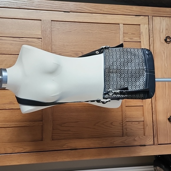 Coach Crossbody Purse - Picture 2 of 8